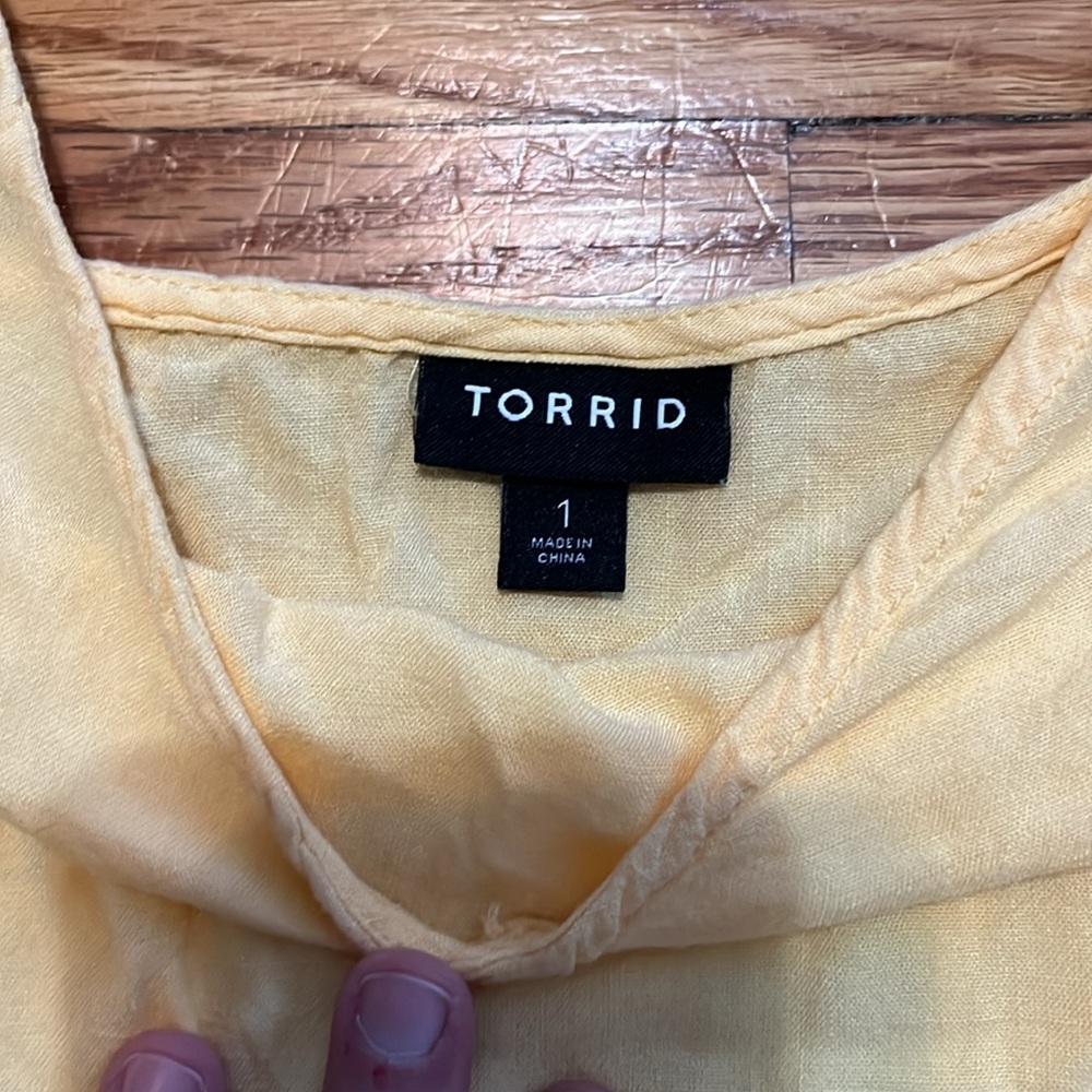 Torrid. Size 1. Camisole. Flowy fit. Yellow. - Picture 2 of 6